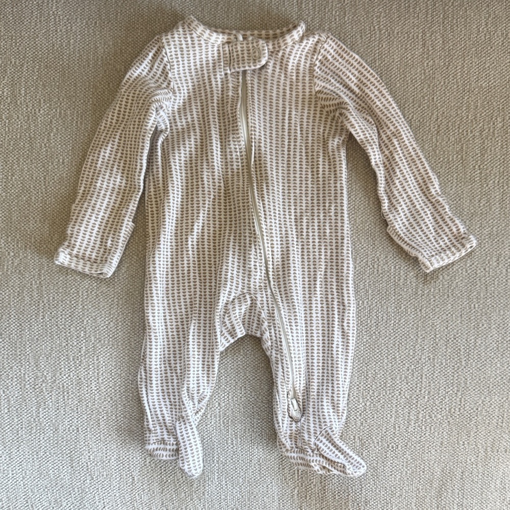Carter's Cream and White Textured Footie